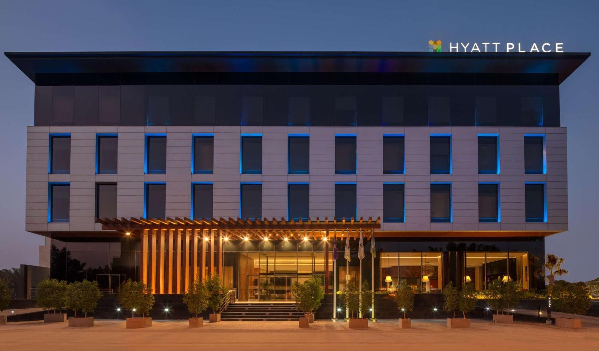 Hyatt Place Riyadh Sulaimania Exterior photo